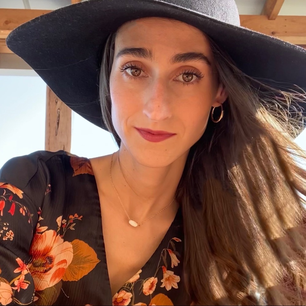 Meet your Posher, Stephanie